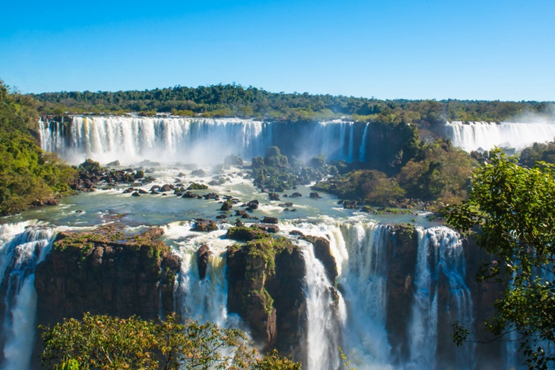 Foz do Iguaçu: 12 lugares que você precisa conhecer durante a sua viagem